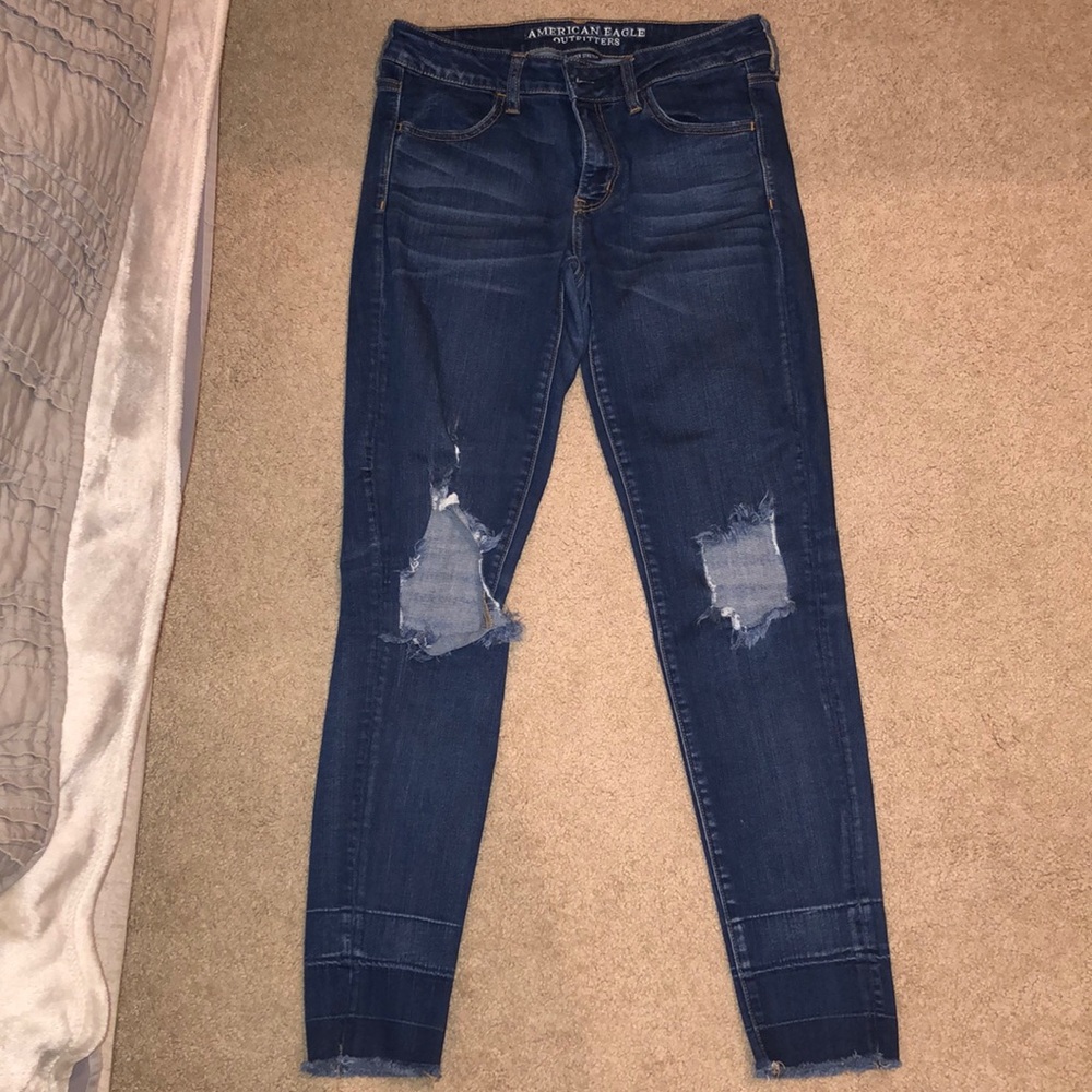 American Eagle jeggings with rips